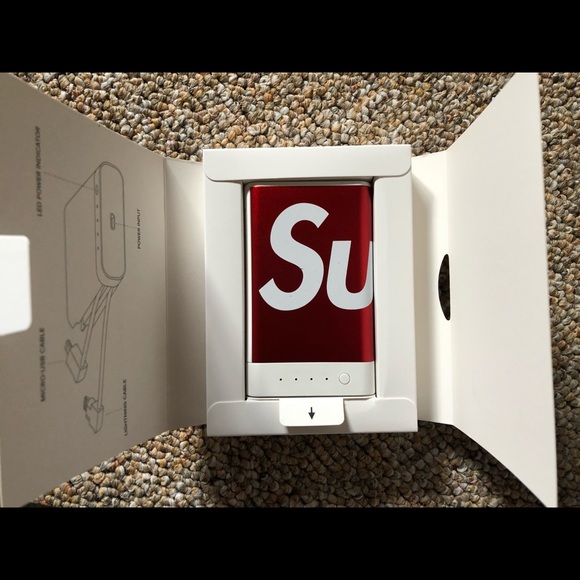 SOLD Supreme Mophie Encore Plus 10K charger - Picture 4 of 8